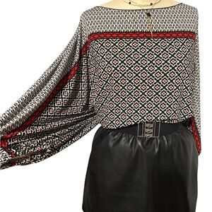 Geometric Print Dolman‎ Sleeve Boat Neck Top Women's M Black Red White